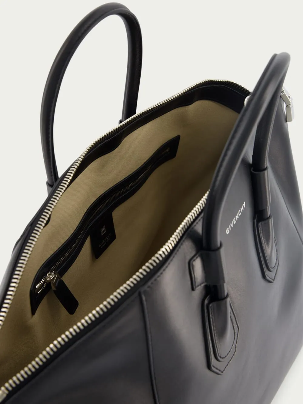 Antigona Sport Medium Leather Handbag