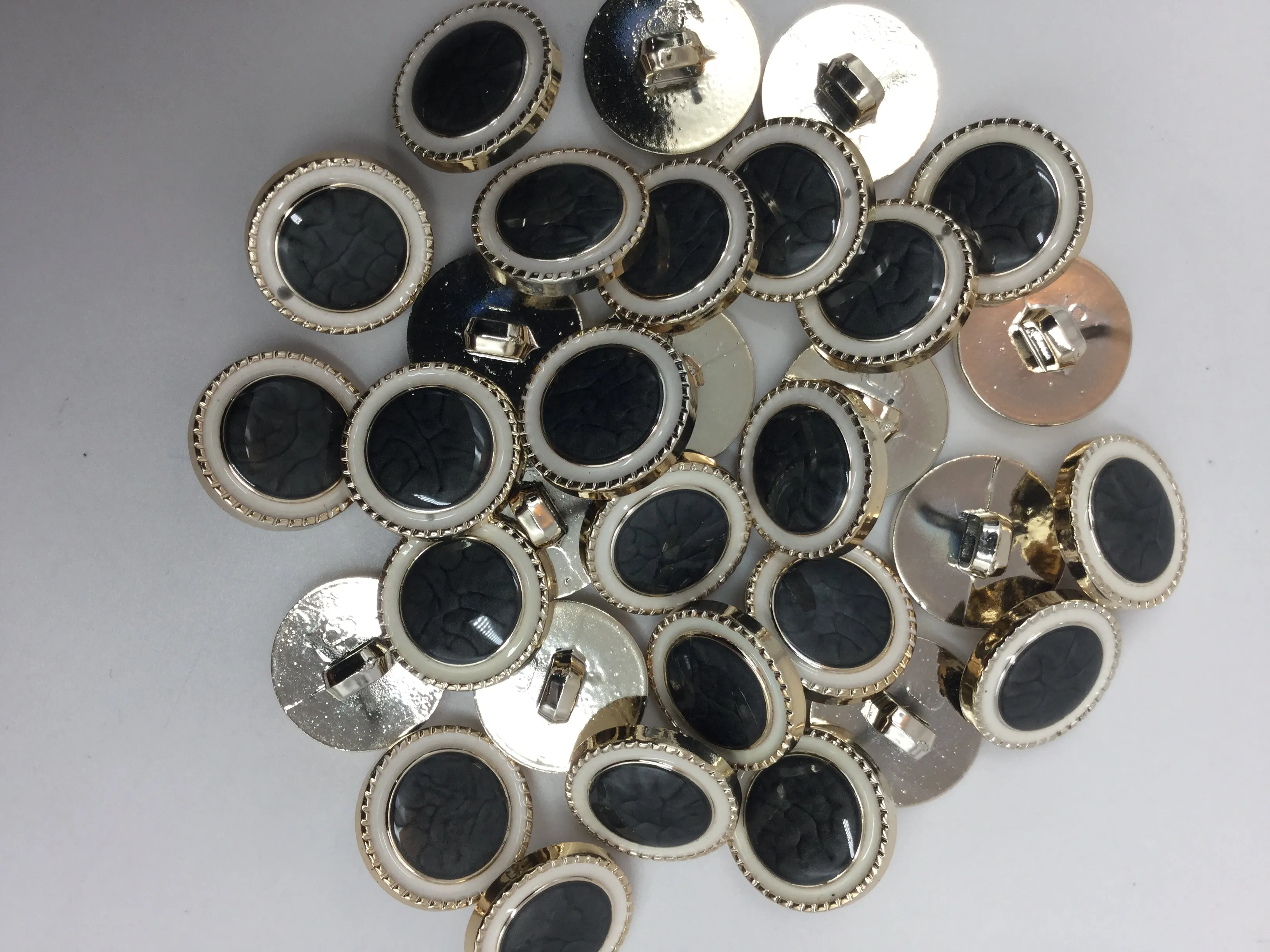 Multicolor Circular Plastic Button
