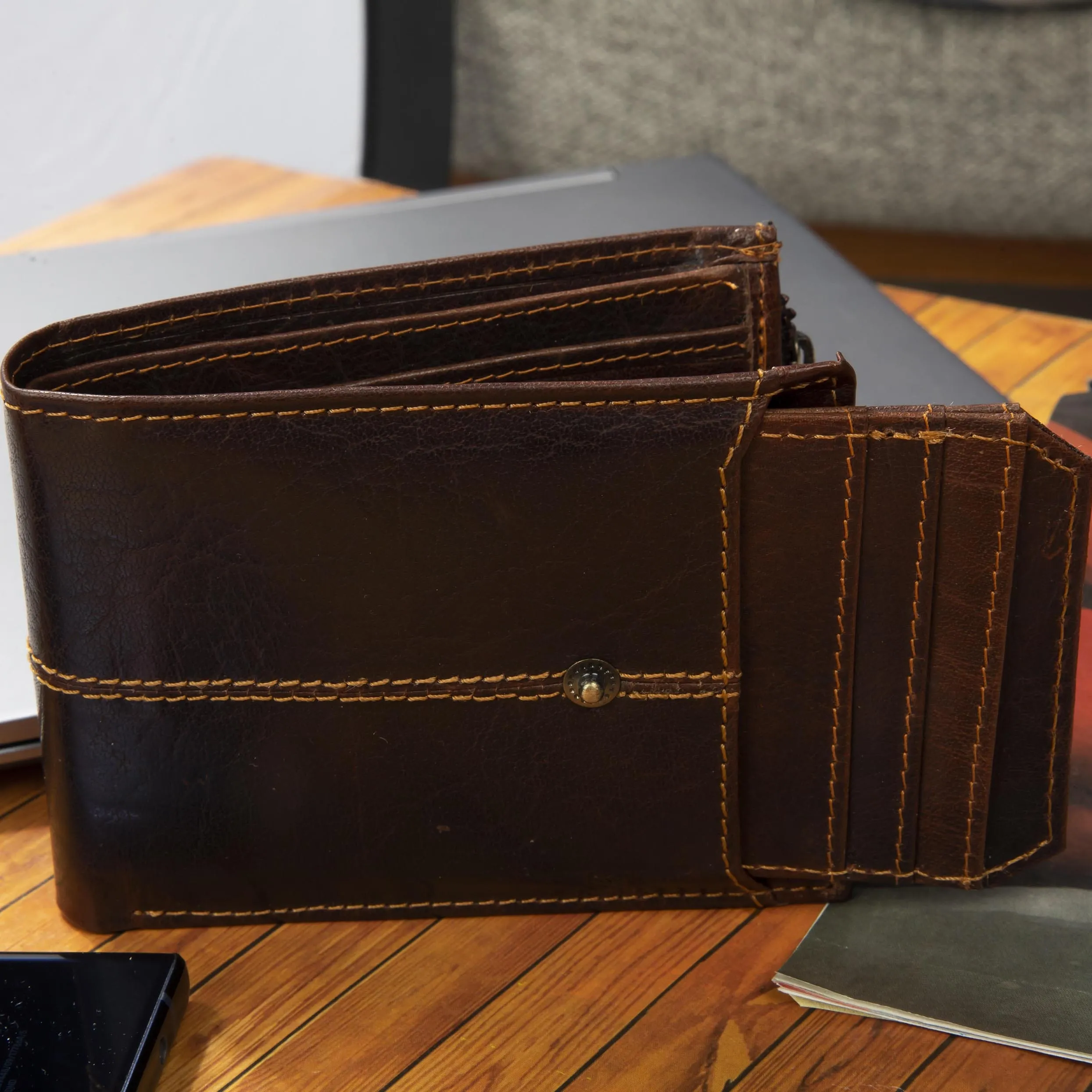 RFID & MINIMALIST DARK BROWN LEATHER WALLET