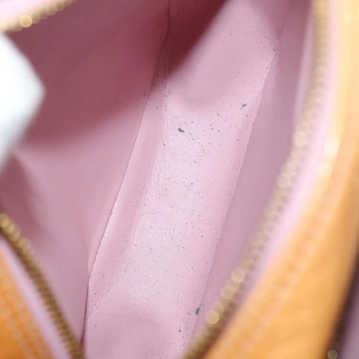 Trendy Inspired Louis Vuitton Monogram Vernis Wooster Bag Marshmallow Pink M91037 Auth Bs17146